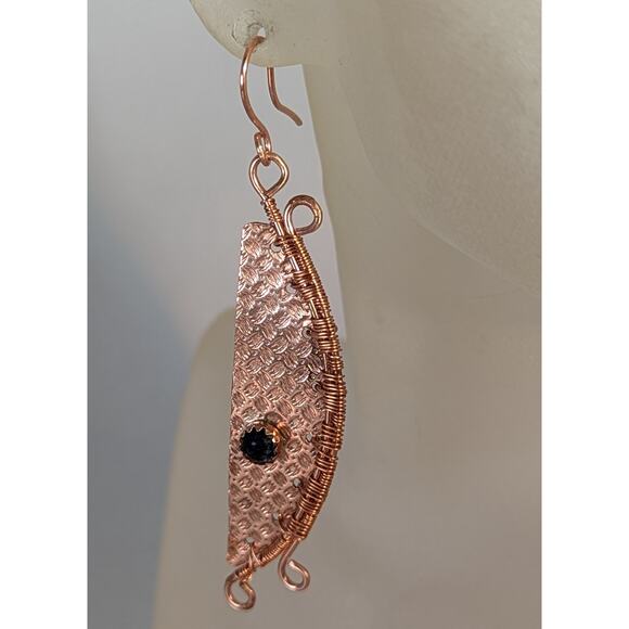 Wire woven copper earrings onyx bezel setTextured 3" x 5/8"signed OOAK Handmade - Picture 1 of 8